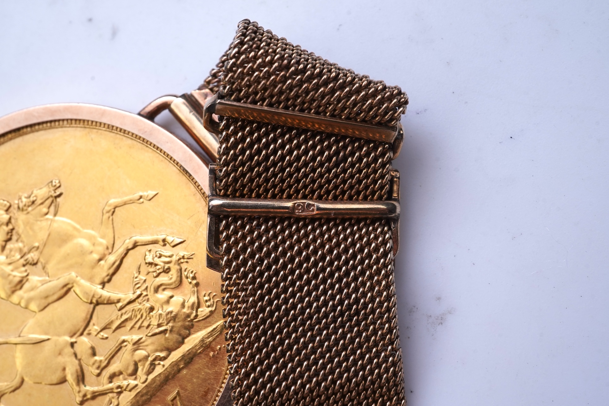 A rare George VI quintuple gold sovereign bracelet, circa 1937